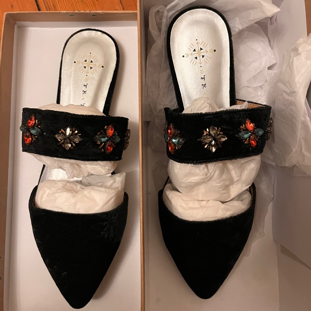 NWT Free People Vegan Party Pointed Toe Velvet Jeweled Flats, Black, 8